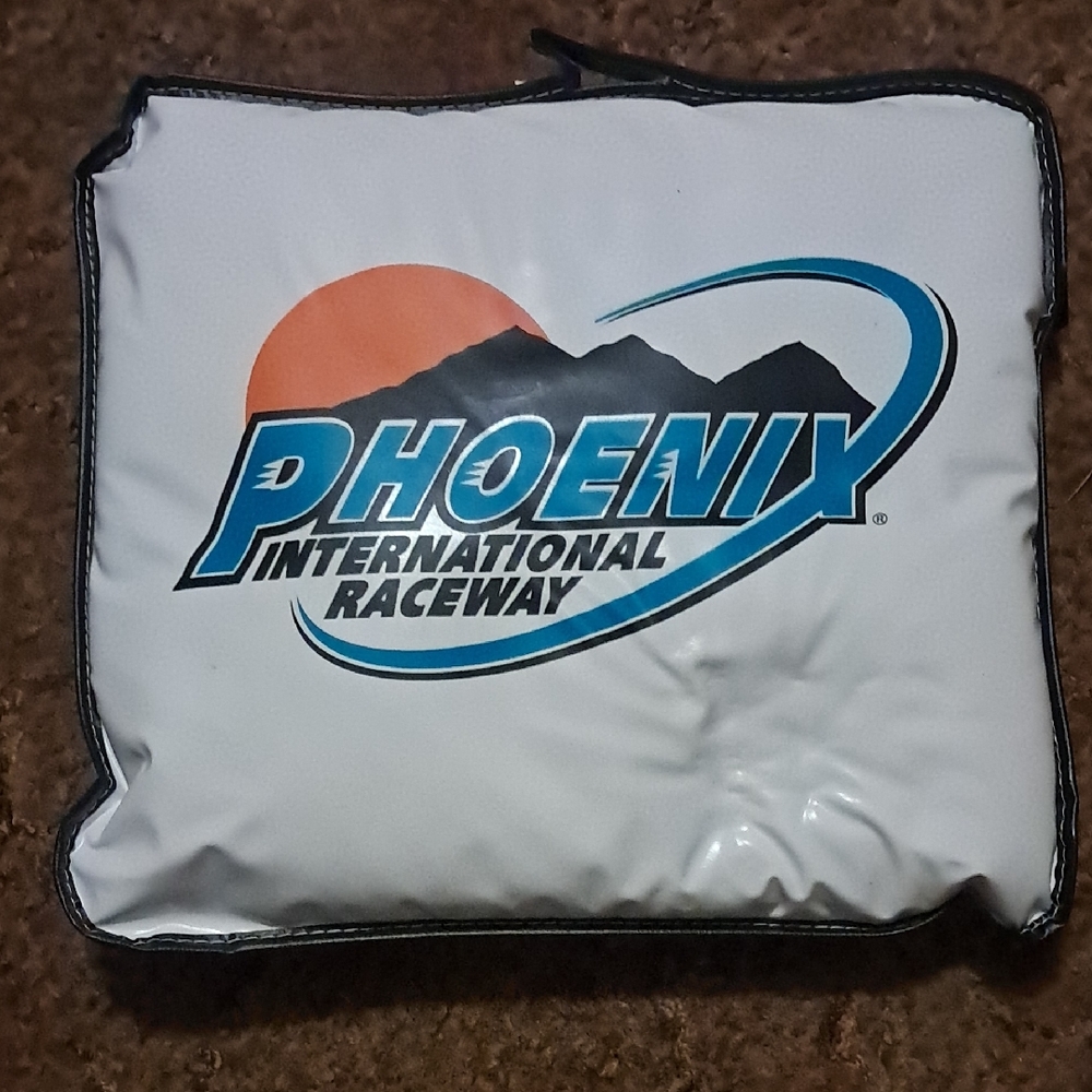 Phoenix international raceway the desert mile cushion seat
